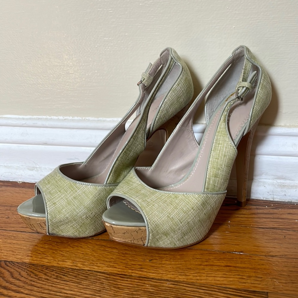 Marco Santi Green Heels (Size 8.5)